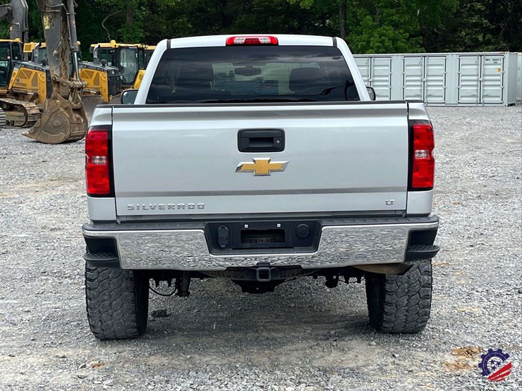 2017-chevrolet-silverado-lt-pickup-truck-image-30
