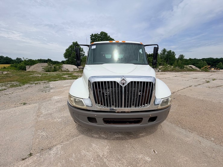 2005-international-durastar-4300-image-18