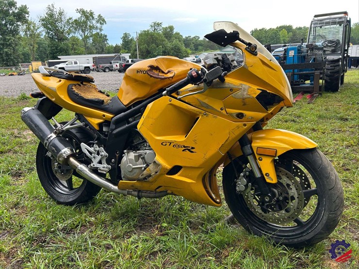 2008-hyosung-gt650-motorcycle-image-4