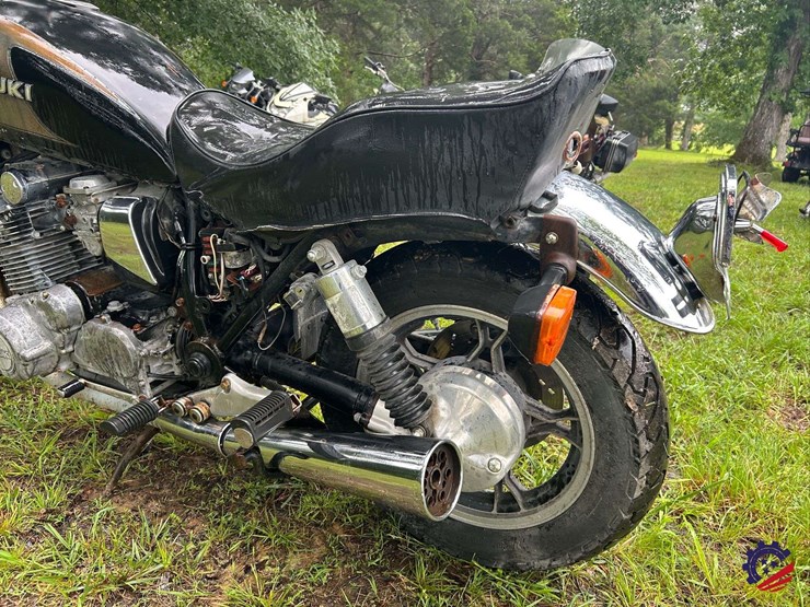 suzuki-gs1100gl-motorcycle-image-12