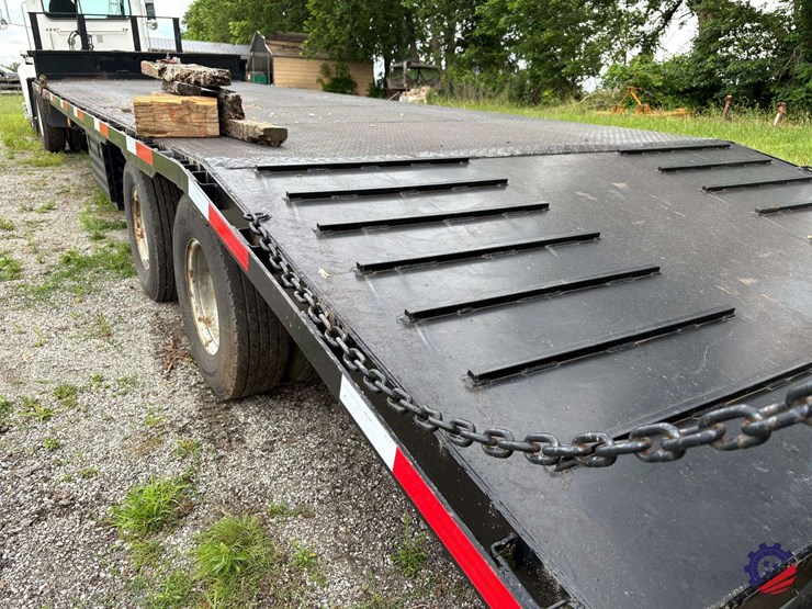 1995-cherokee-t/a-step-deck-equipment-trailer-image-31
