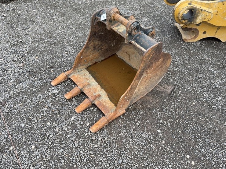 2018-caterpillar-22-image-2