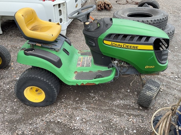 john-deere-d130-image-3