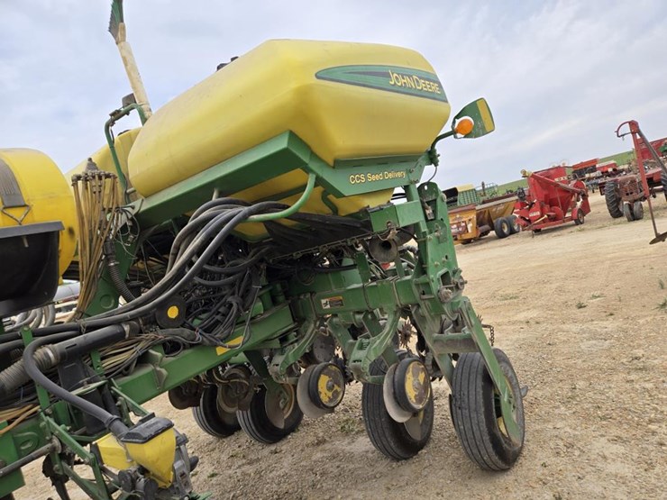 john-deere-1770nt-image-10