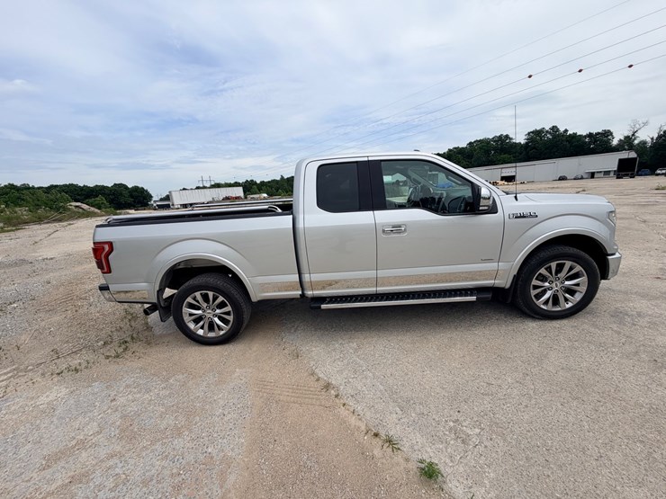 2017-ford-f150-image-14