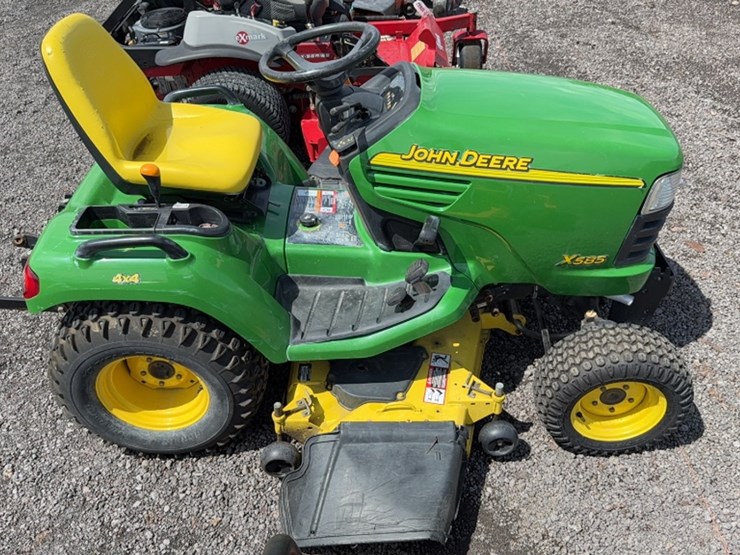 john-deere-x585-image-5