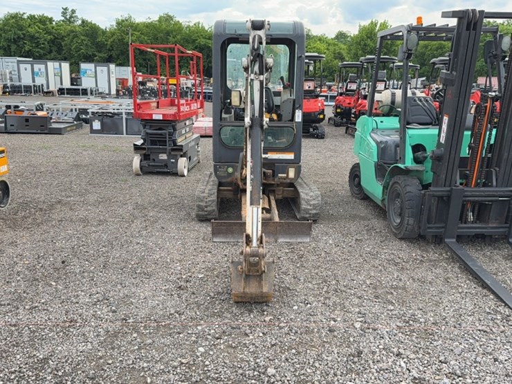 2014-bobcat-324-image-2