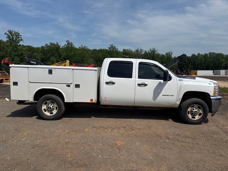 2012-chevrolet-2500-image-2