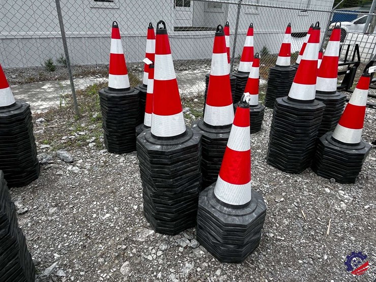 unused-2026-ce-irstc-safety-traffic-cones-image-1