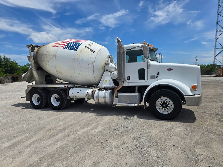 2009-peterbilt-365-image-28