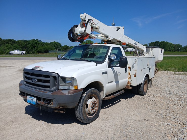 2003-ford-f550-image-1