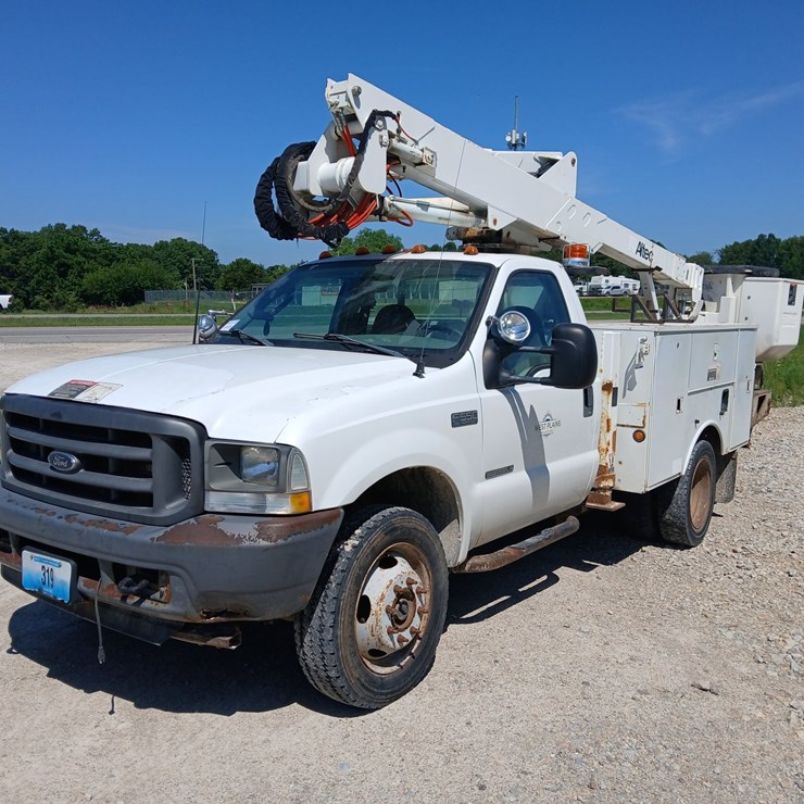 2003 FORD F550