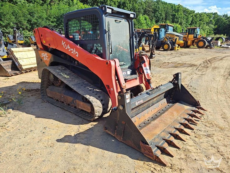 2023-kubota-svl97-2-image-2
