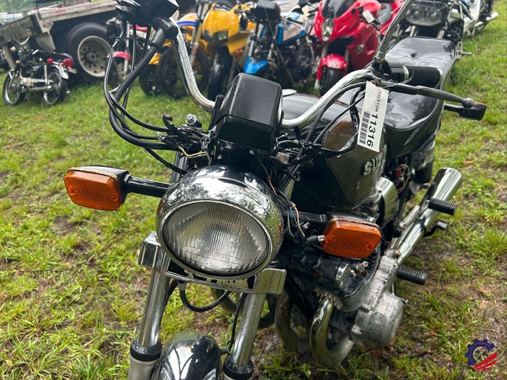 suzuki-gs1100gl-motorcycle-image-6