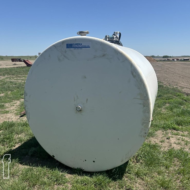 1000 GALLON FUEL TANK