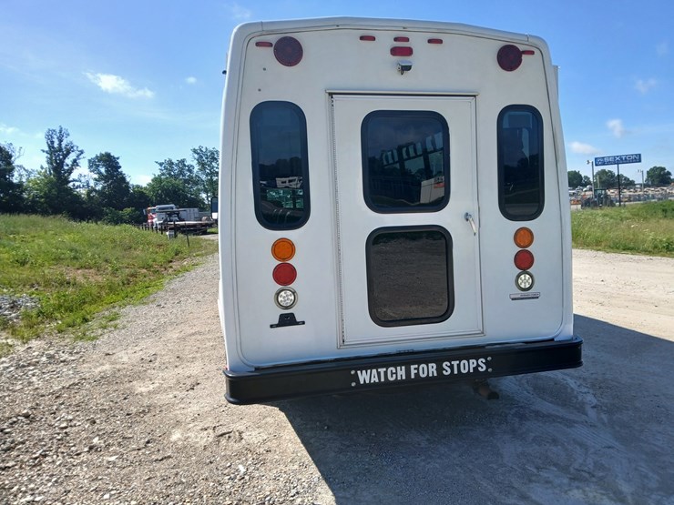 2009-ford-e450-image-6