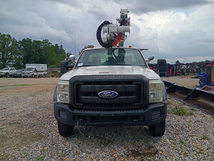 2011-ford-f550-image-14