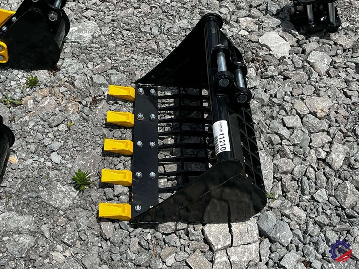 unused-2026-ce-24in-grid-bucket-image-4