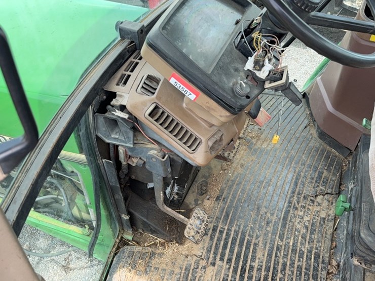 john-deere-6400-image-19