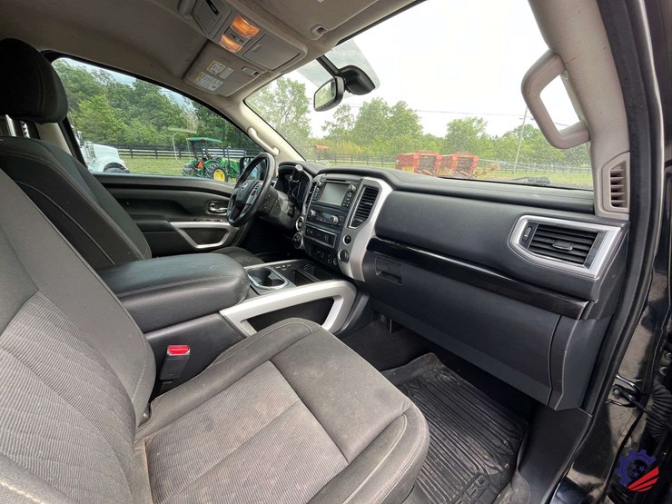 2017-nissan-titan-image-54