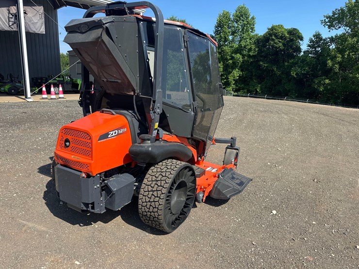 2025-kubota-zd1211-image-5
