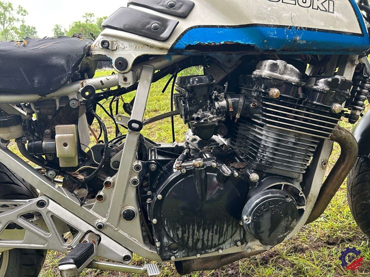 1985-suzuki-gs1150-motorcycle-image-15