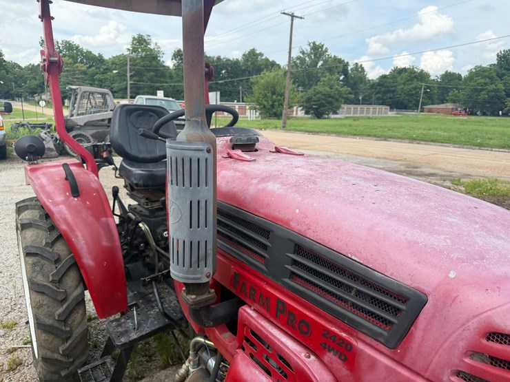 2006-farm-pro-2420-image-32
