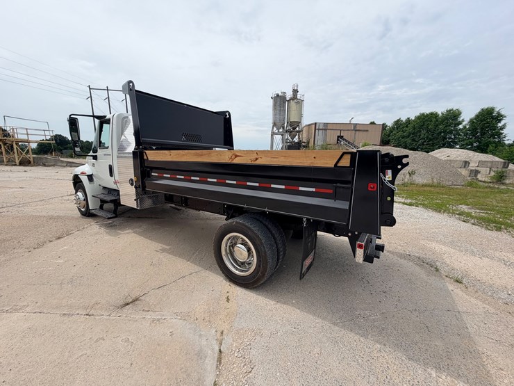 2005-international-durastar-4300-image-9