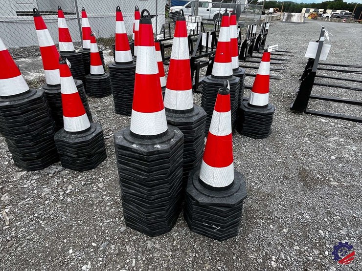 unused-2026-ce-irstc-safety-traffic-cones-image-7