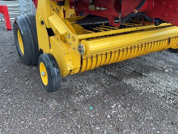 new-holland-460-image-3