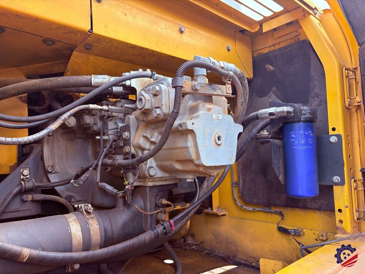 2014-komatsu-pc360-lc-10-image-71