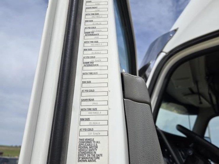 2018-kenworth-t680-image-19