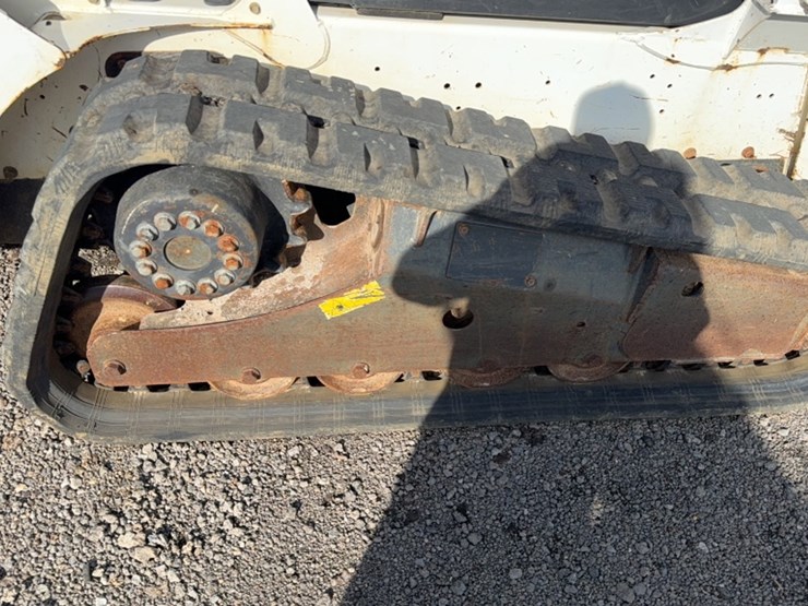 2013-bobcat-t590-image-6