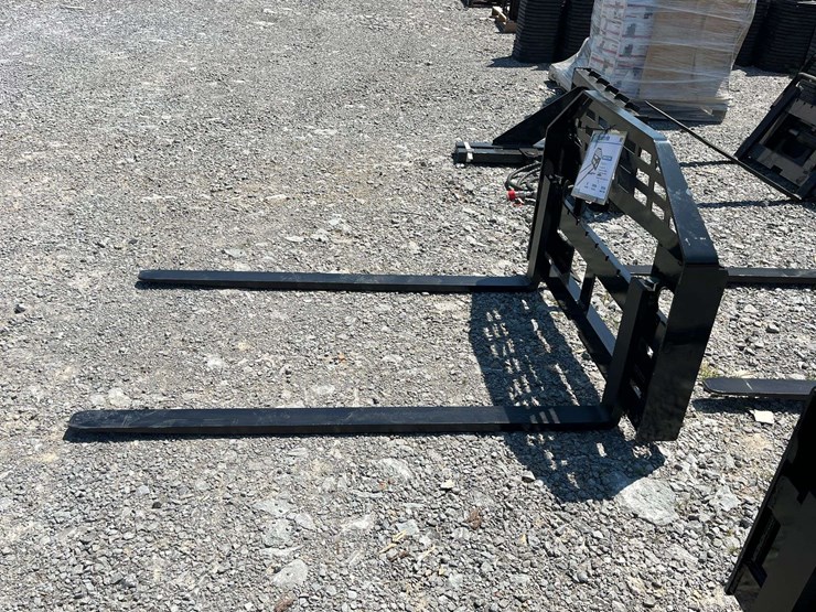 unused-2026-future-ft-dhc-skid-steer-forks---[skid-steer-attachments]-attachment-image-2