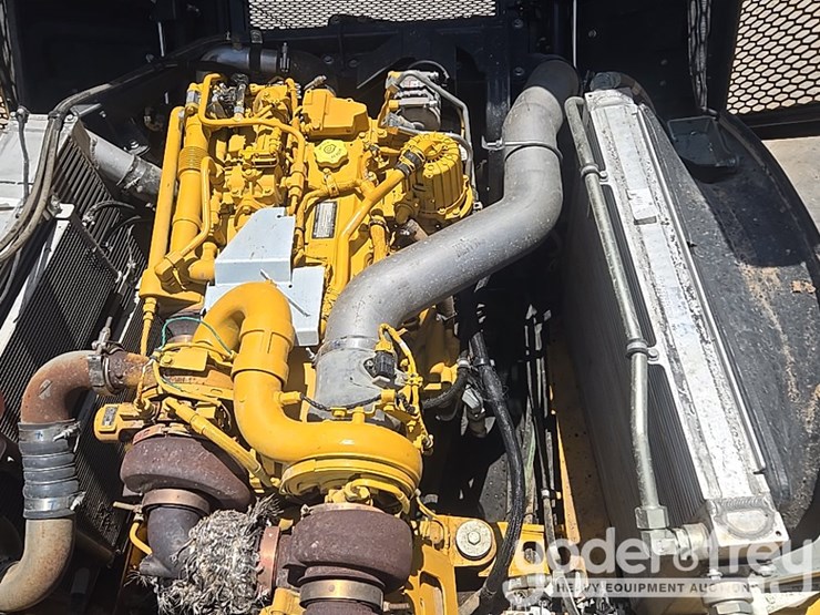 2023-deere-260e-image-35