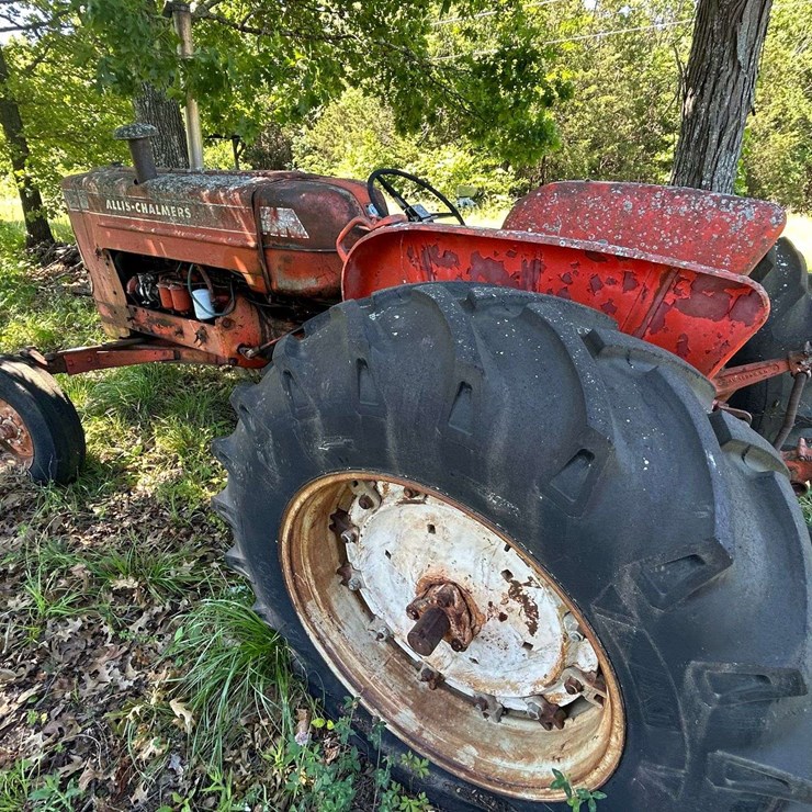 (INOP) Allis-Chalmers Farm Tractor