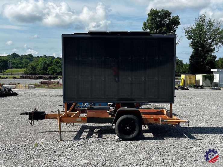 2005-precision-solar-controls-solar-message-center-s/a-tag-trailer-image-2