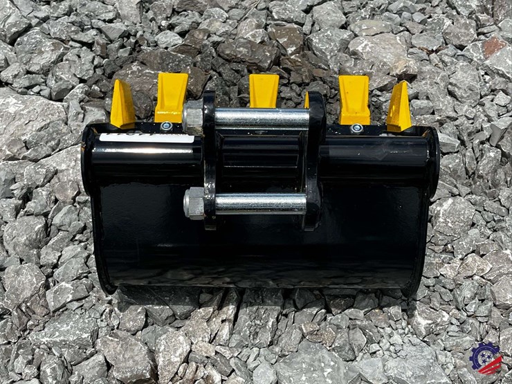 unused-2026-ce-16in-toothed-bucket-image-5