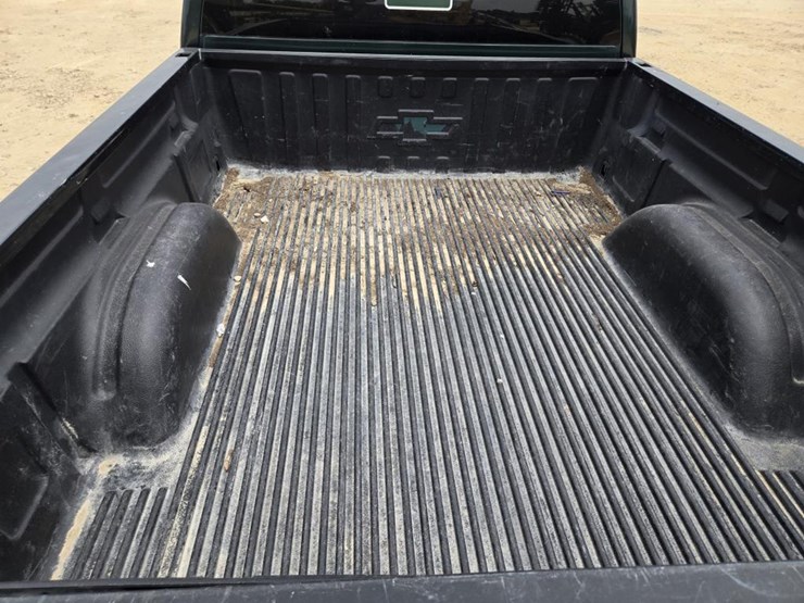 2001-chevrolet-silverado-1500-image-10