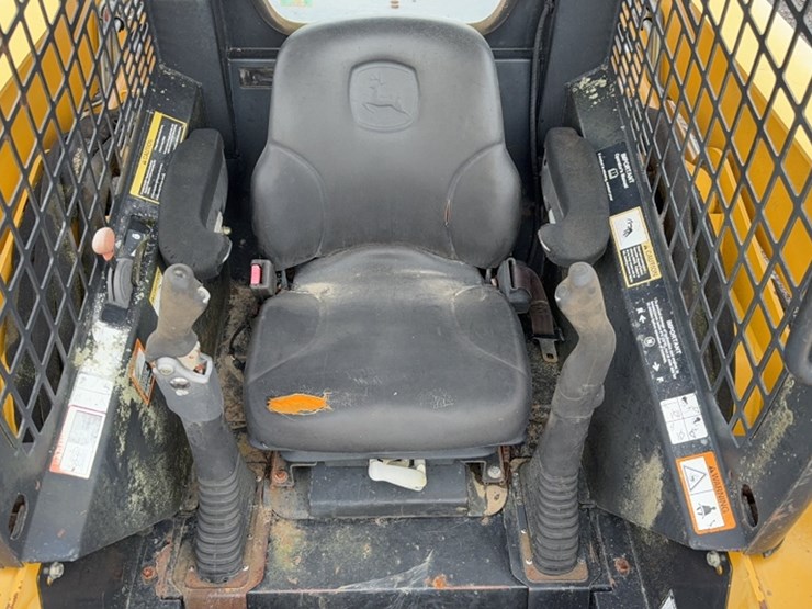 john-deere-260-image-12