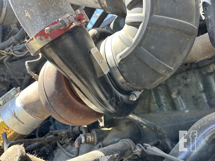 2000-freightliner-fld120-image-70