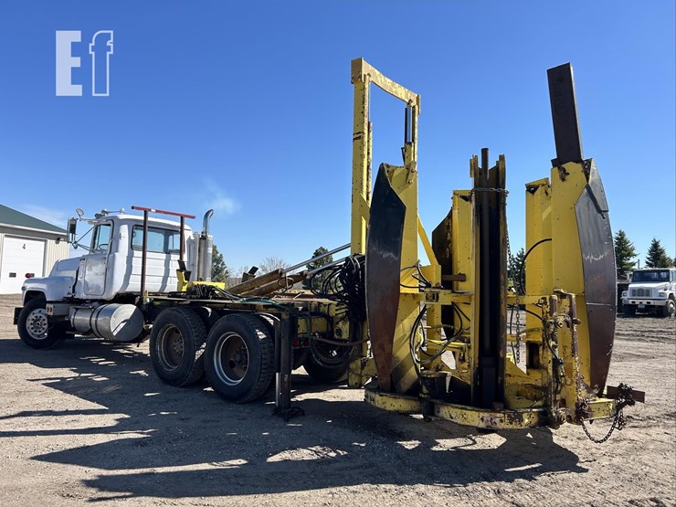 1973-mack-rl786lst-4401-image-7