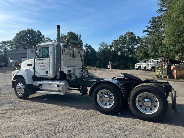 2001-mack-ch613-image-10