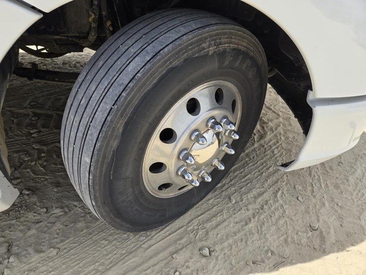 2018-kenworth-t680-image-5