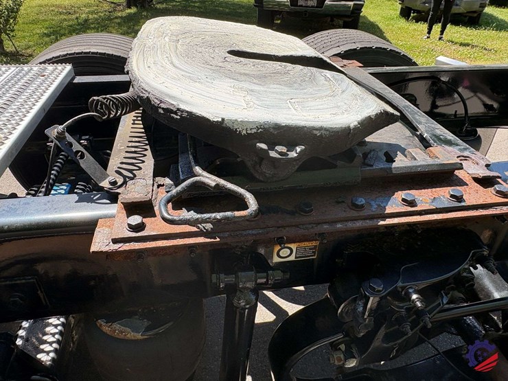 2020-peterbilt-579-image-43