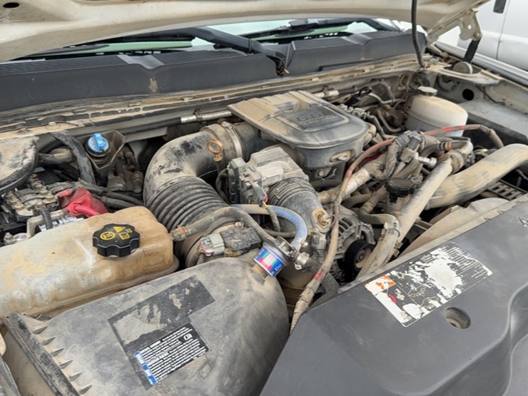 2012-chevrolet-3500-image-19