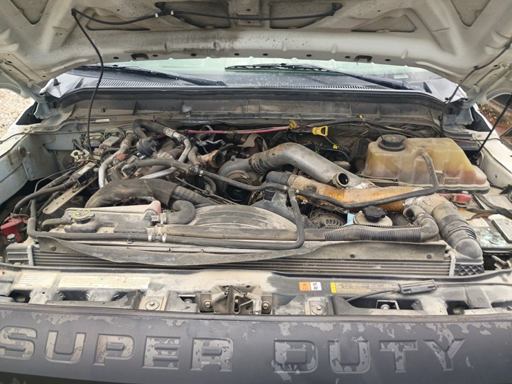 2011-ford-f550-image-17
