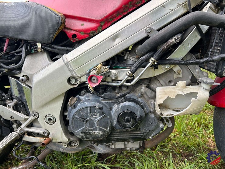 1997-honda-vf750-(interceptor-750)-motorcycle-image-13