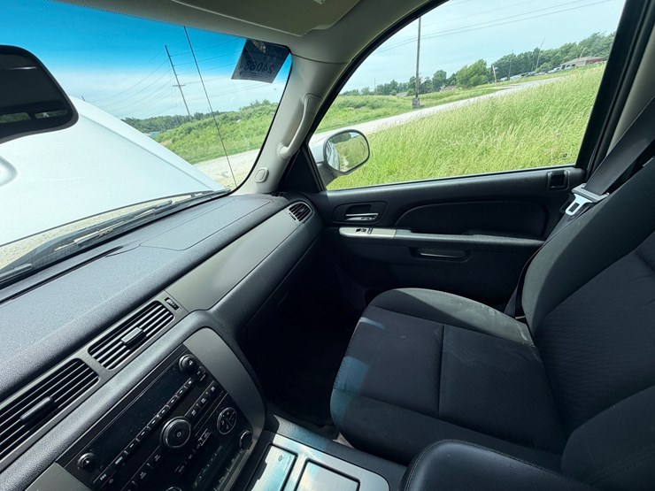 #24068-•-2011-gmc-sierra-pickup-truck-image-44