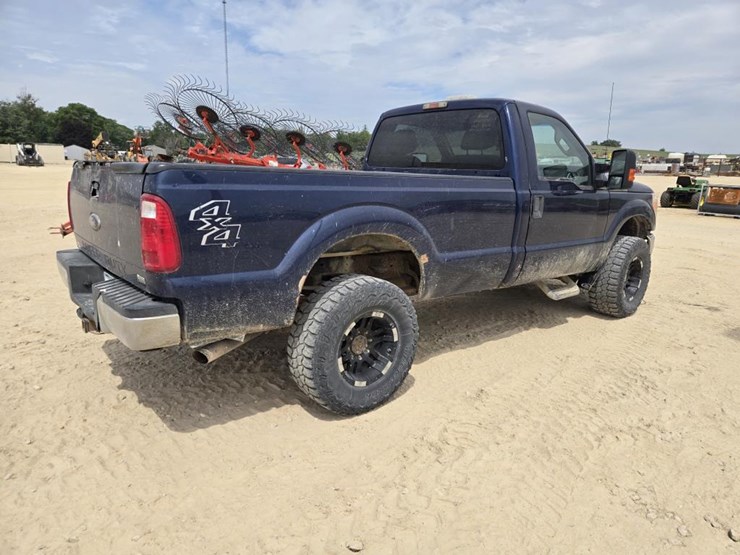2011-ford-f350-image-8